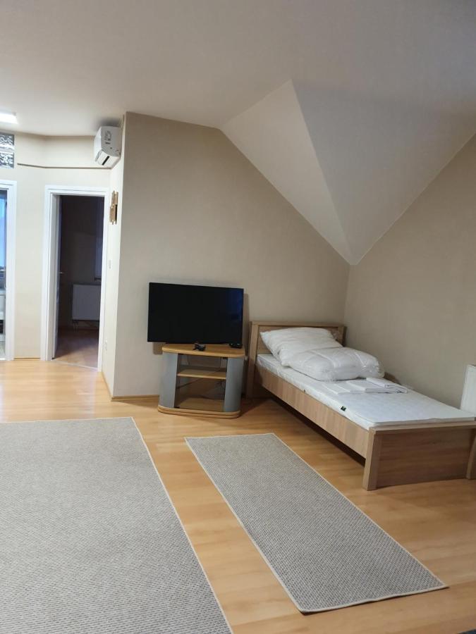Bella Apartman Segedyn Zewnętrze zdjęcie